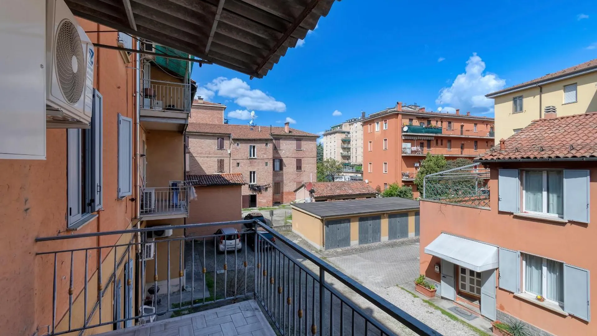 Alojamento de Acomodação e Pequeno-almoço Guesthouse Civico 233 - Stanza Privata Parcheggio Colazione Bagni Condivisi Bolonha
