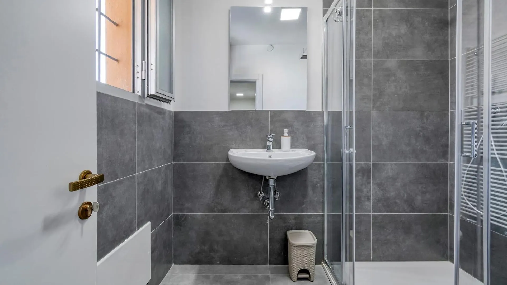 Alojamento de Acomodação e Pequeno-almoço Guesthouse Civico 233 - Stanza Privata Parcheggio Colazione Bagni Condivisi Bolonha