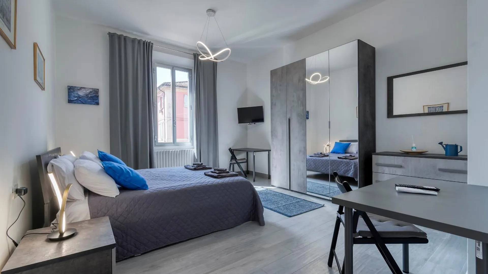 Guesthouse Civico 233 - Stanza Privata Parcheggio Colazione Bagni Condivisi Boloňa Bed & Breakfast